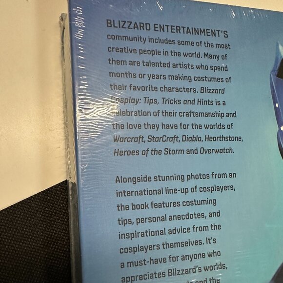 Hardcover Book :  Blizzard Cosplay: Tips, Tricks and Hints  , Official - Picture 5 of 5